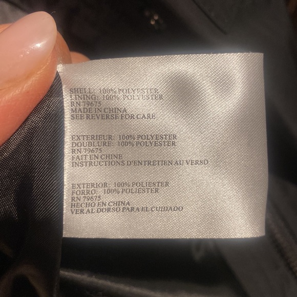 Waterproof and hooded coat, length to mid thigh - Picture 4 of 4